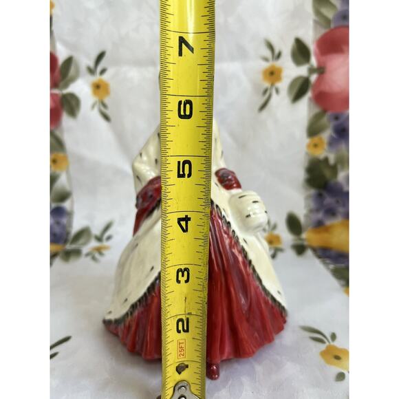 Vintage Royal Doulton “The Ermine Coat” Figurine HN1981, C. 1945 - Picture 2 of 8